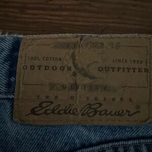 Vintages 90’s Eddie Bauer jeans. Great shape.